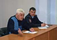 Депутат и участковый провели встречу с жителями микрорайона №12