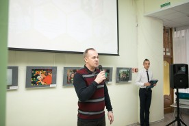 Заместитель председателя Думы Игорь Батлуков принял участие в открытии фотовыставки «Эти солнечные дети» 